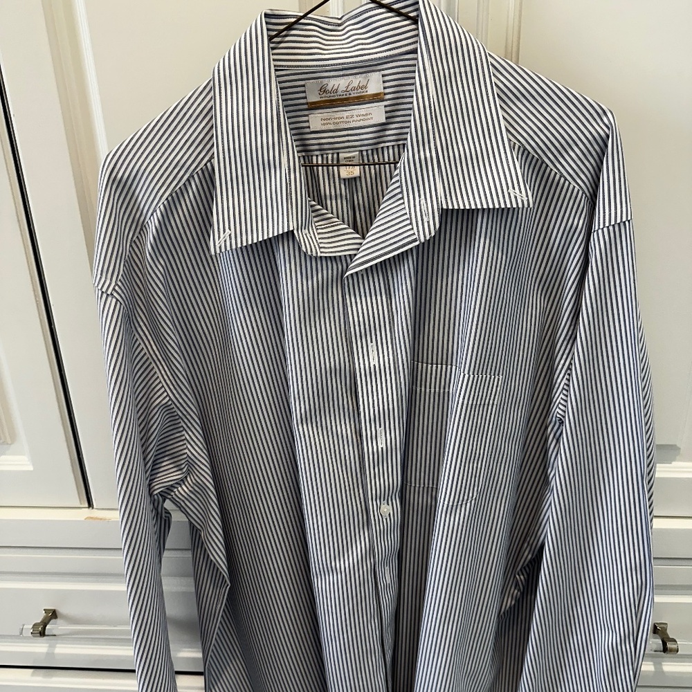 EUC Men’s Roundtree & York Gold Label Button down shirt